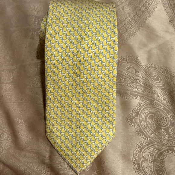 Salvatore Ferragamo Mens Yellow Dog Print Silk Tie - Picture 5 of 8